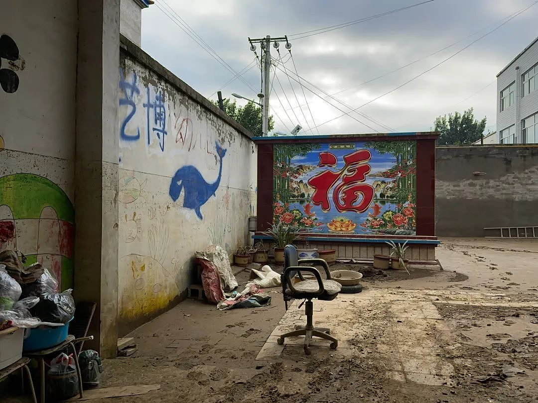 洪水退去后的涿州：报废的汽车、庄稼，无家可归（组图） - 17