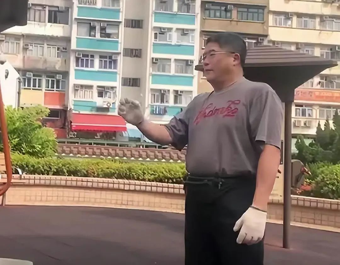 至今未结婚！68岁香港知名男星做保安谋生，患脑退化症身材胖到不敢认（组图） - 6