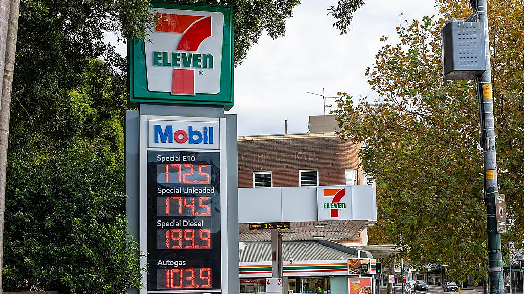 澳洲油价未来几天将飙升，司机们被警告赶紧加油！这一地还有便宜油（组图） - 2