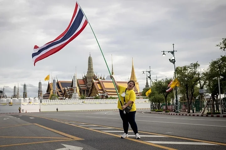 为躲避牢狱之灾流亡15年，泰国前总理他信为啥回国（组图） - 6