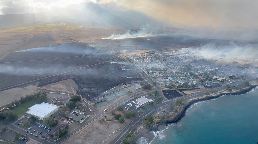 夏威夷野火已36死 ，狂风如喷枪，1.1万游客撤离（组图） - 2