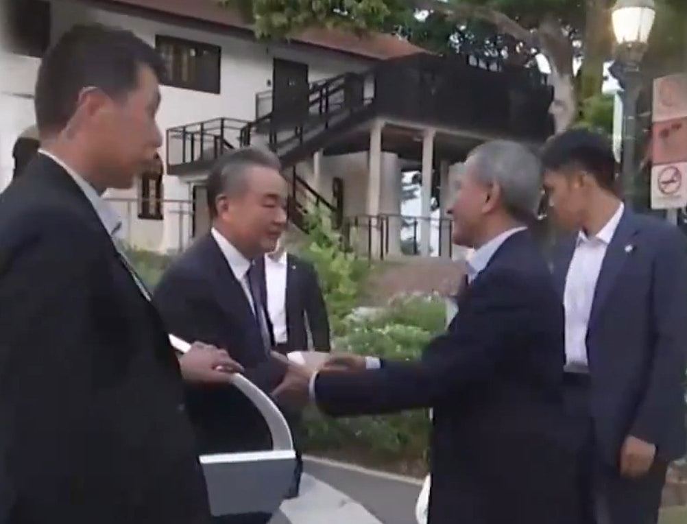 新加坡外长就未打领带当场致歉，王毅巧妙应对以示对等外交礼仪（组图） - 2
