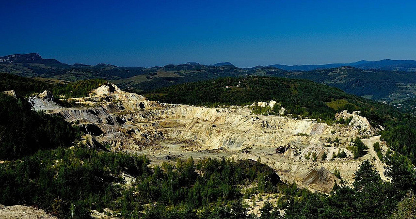 发大财了！山东挖到最大金矿床：592吨黄金、590吨白银价值近2000亿（组图） - 1