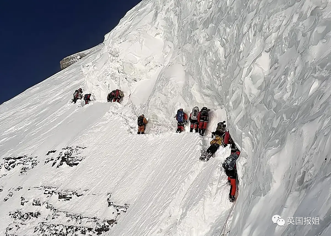 外网愤怒！搬运工倒在世界第二高峰，50登山客跨过他身体任其死去，网友痛骂冷血自私（组图） - 7