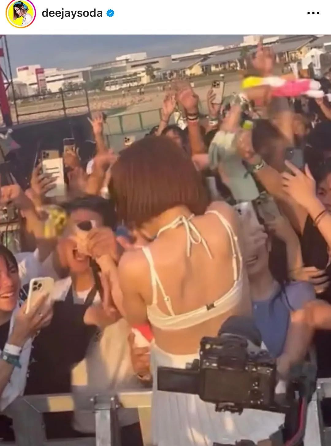韩国美女DJ在日本演出被袭胸，却遭日本人指责：都怪你穿太暴露，活该被摸！（视频/组图） - 5