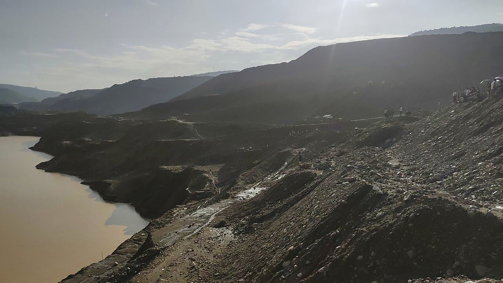 缅甸非法玉石矿场废土坍塌！至少36人生死未卜（组图） - 4