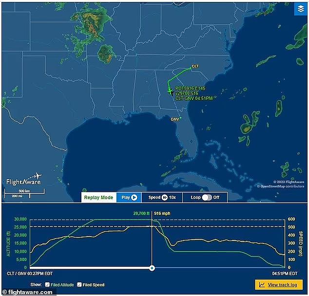 惊悚！美国航班6分钟内坠落近2万英尺！机舱惊现烧焦味，全机乘客命垂一线（组图） - 2