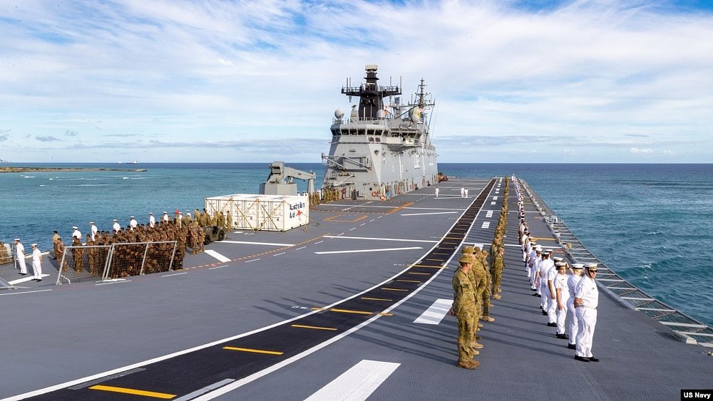 澳大利亚海军最大战舰驶往南中国海与菲美举行联合军演（组图） - 1