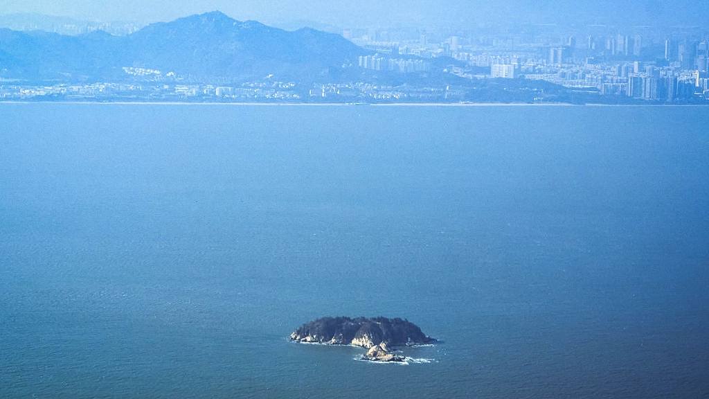 广东海事局发布航行警告：南海部分海域明起进行射击演习（图） - 1