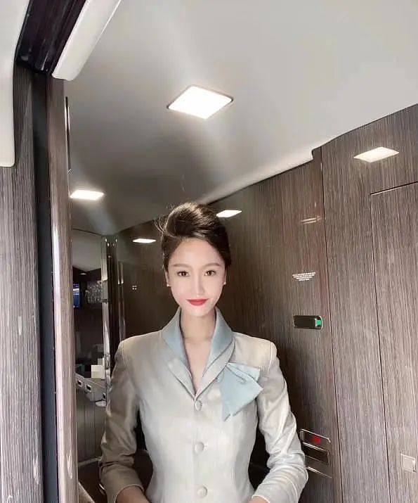 中国90美女新航空姐转行私人飞机，发现是真爽（组图） - 8