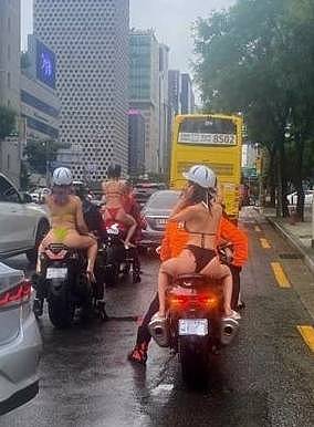 “比坚尼、巨乳、翘臀”成群女郎坐电单车现身南韩大街！遭警截查引发热议（组图） - 3