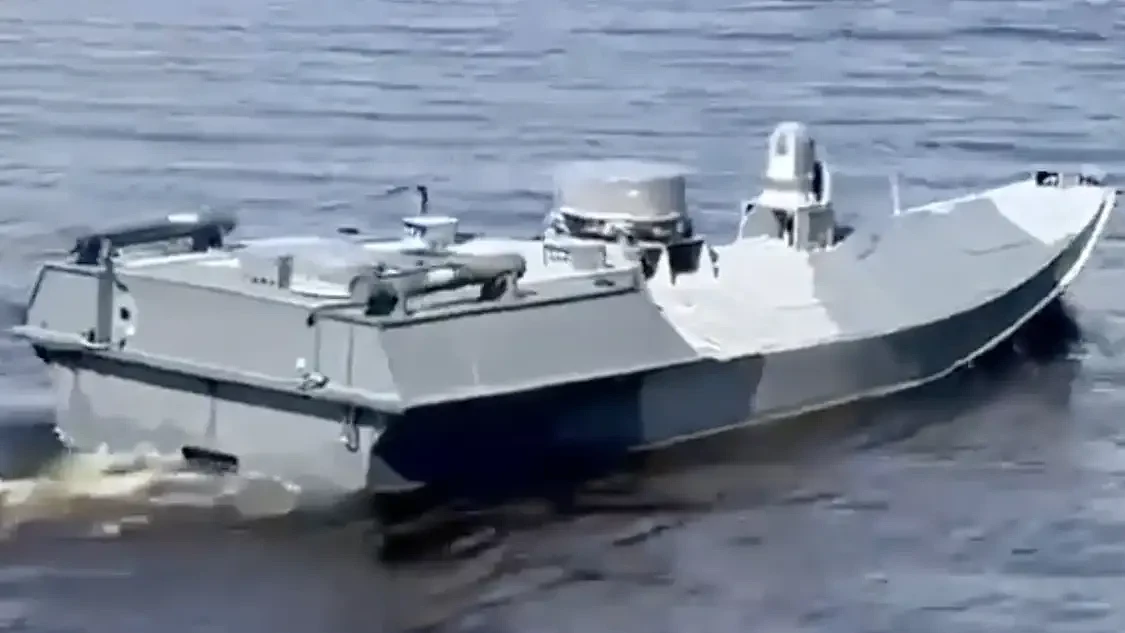 乌展示自杀式无人艇，此前用于袭击克里米亚大桥（图） - 1