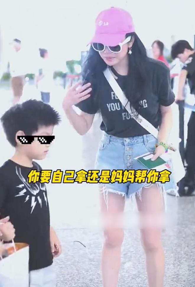 陈妍希携子现身上海机场，一身行头超6万，6岁小星星表情又拽又酷（组图） - 6