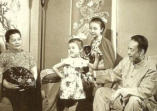 与戏子私奔的上海第一名媛：她狠心送走5个儿女，却缔造了华人顶级豪门（组图） - 2
