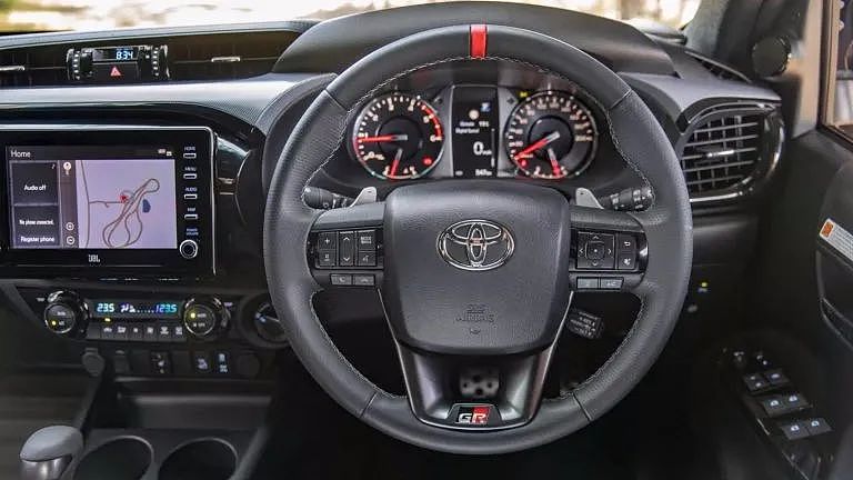 Toyota畅销爆款Hilux GR Sport大改登场 达卡拉力赛车风 诚意售价73，990澳元起（组图） - 5
