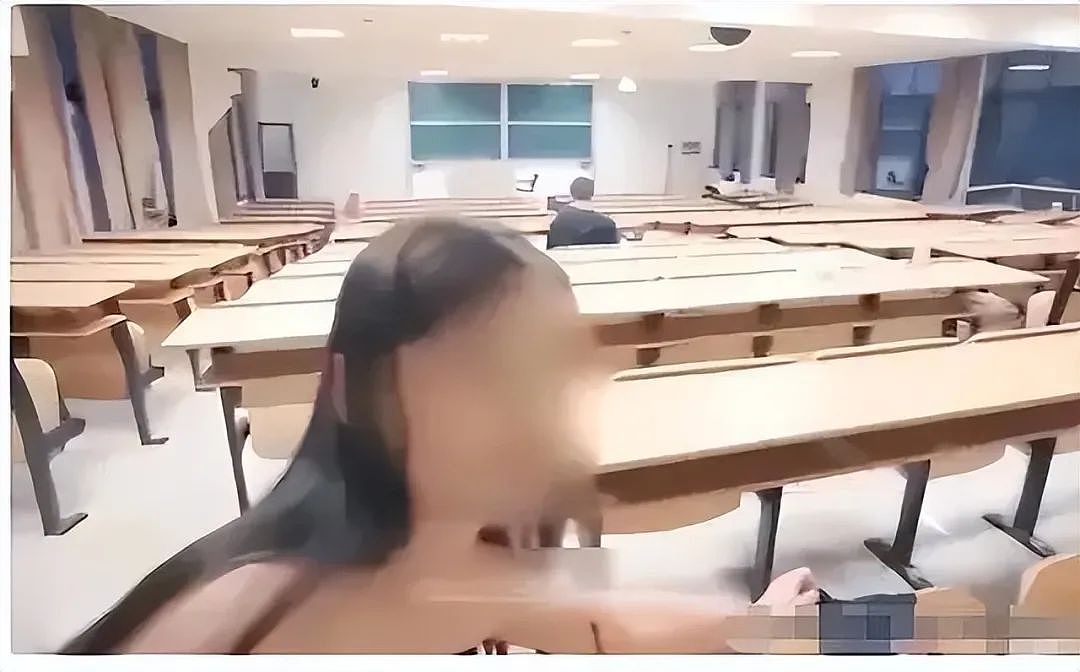 淄博大学体育老师不雅视频曝光，女生以成绩被威胁发生性关系，太离谱了（组图） - 4
