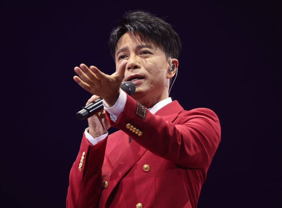 香港“天王”歌手因李玟被骂，为了赚钱养家，年过50来内地发展​（组图） - 1