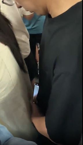 北京地铁车厢内女乘客被色狼从身后被猥亵！衣服沾上不明液体（组图） - 4