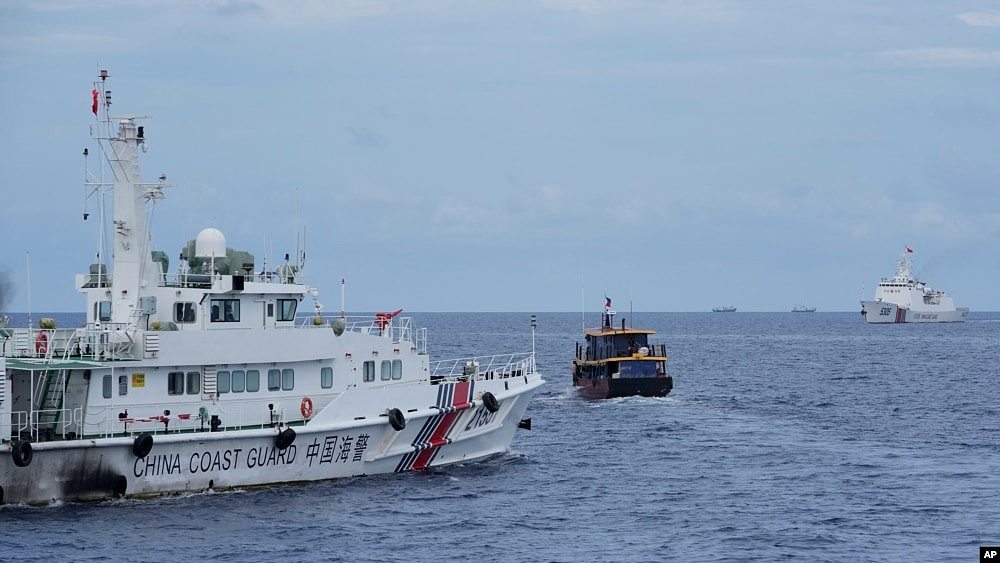 菲突破中国海警船拦截向有争议岛礁运送物资！美侦察机天上监控事态发展（视频/组图） - 2