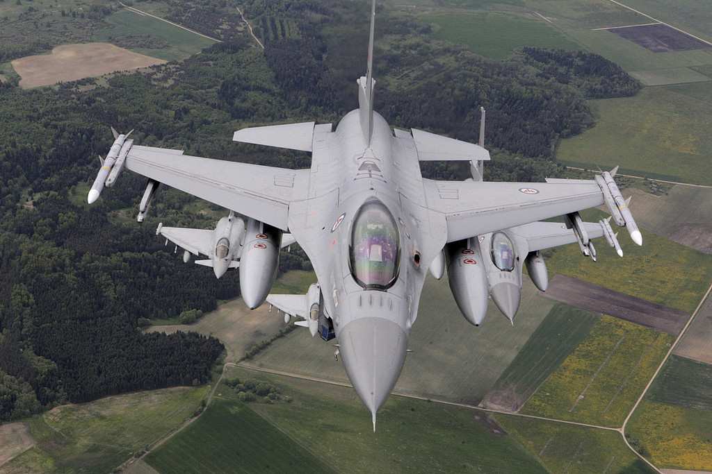 五角大厦：9月起在美国训练乌克兰F-16飞行员（图） - 1