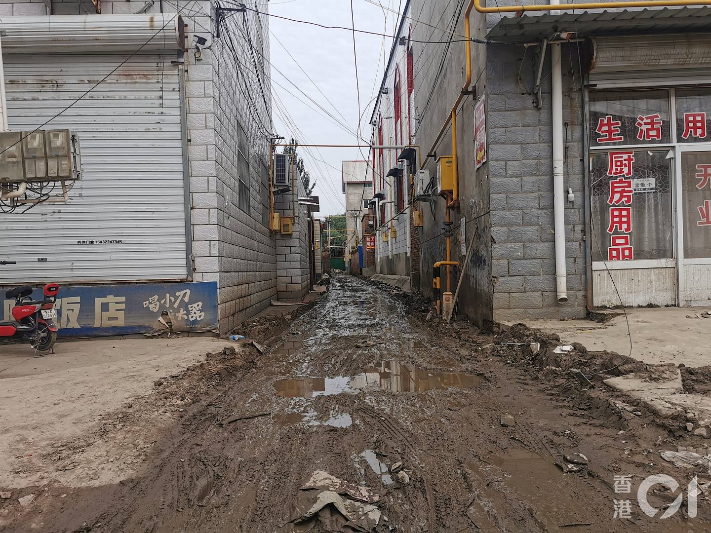 记者直击：暴雨中伤痕累累的涿州，还困在淤泥里（组图） - 8