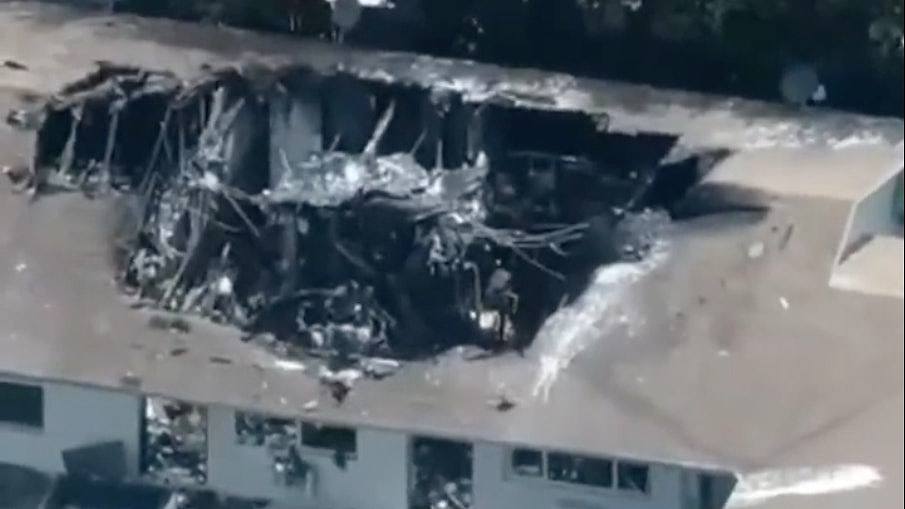 美佛州消防直升机高空失控狂打转，断裂后直坠民房至少两死（视频/图） - 1