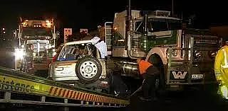 太可怕！悉尼女司机被卡车当街碾压，儿子亲眼目睹惨剧，整个人都傻了......（组图） - 2