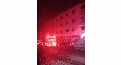 75人死亡！凌晨CBD公寓突发大火，数百住户陷身火海！遗体挤成一堆，有人从5楼跳下！悉尼CBD不久前也发生大火（组图） - 10