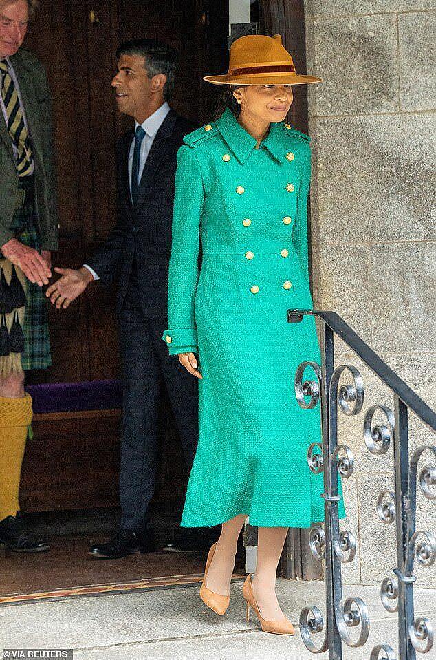 比国王还富有的43岁英国首相妻，含胸驼背像老妇，是按凯特打扮的（组图） - 2