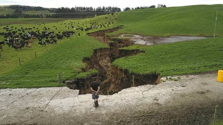 “太吓人了！”滚烫的泥浆到处喷射，胆小的居民已搬家……新西兰这个景观要“世代维护”（组图） - 25