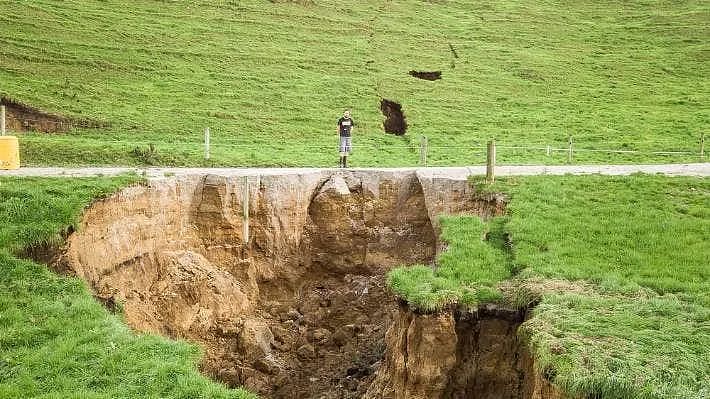 “太吓人了！”滚烫的泥浆到处喷射，胆小的居民已搬家……新西兰这个景观要“世代维护”（组图） - 26