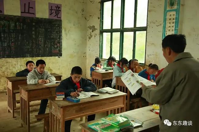 广西某小学一年级只招到俩学生，网友：农村空了（组图） - 5