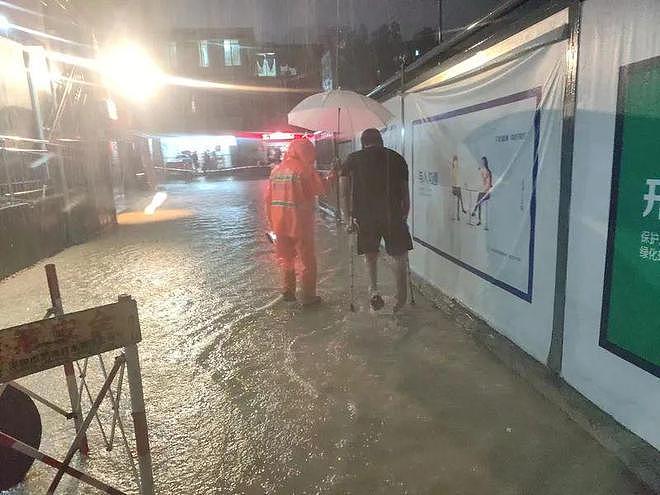 紧急通告！深圳水库开始泄洪，香港或被波及！预计降雨会持续至…（组图） - 4
