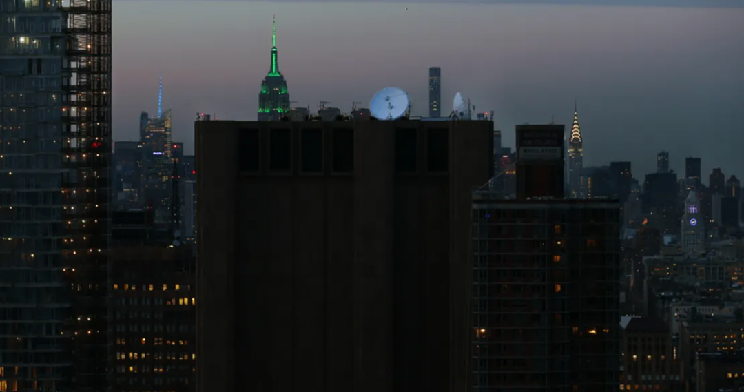 美国纽约中国城旁的诡异高楼，40层无窗！正24小时监听全民电话（组图） - 7