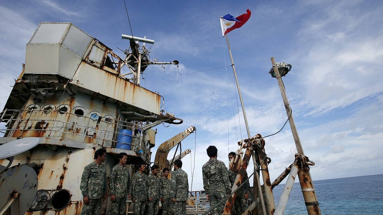 菲律宾多艘海警船进入仁爱礁邻近海域，中国海警：严正警告（图） - 1