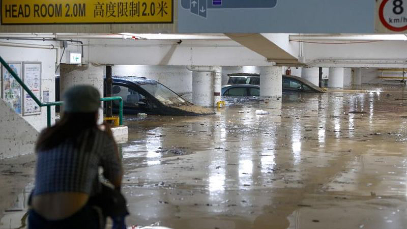 香港遭140年来最严重暴雨！2人死亡，上百人受伤，水深齐腰（组图） - 5