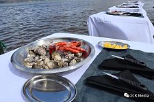 独家原创：不一样的享受！Sydney Oyster Farm Tours——站在水中吃海鲜大餐（组图）