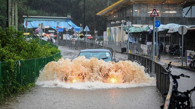 暴雨与极端天气：香港遭遇世纪大暴雨，政府预警受质疑（组图） - 4