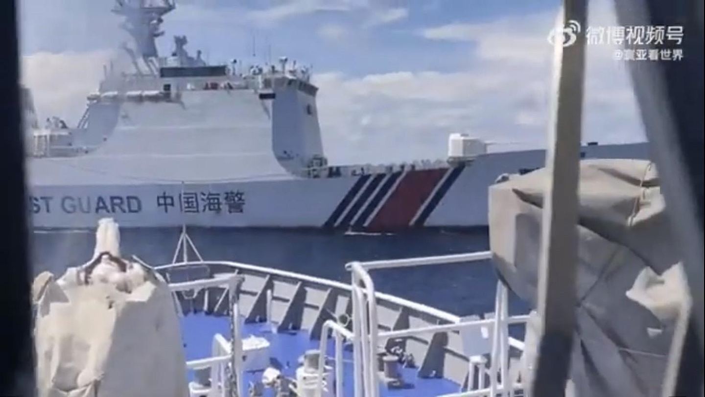中菲军舰仁爱礁对峙画面曝光！菲律宾4舰遭中国海警强力驱赶（视频/组图） - 4