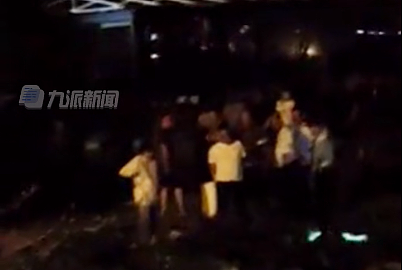 上海一车主为逃查酒驾跳入美兰湖2小时不见了？警方：水深半米，人次日被抓获（视频/组图） - 2