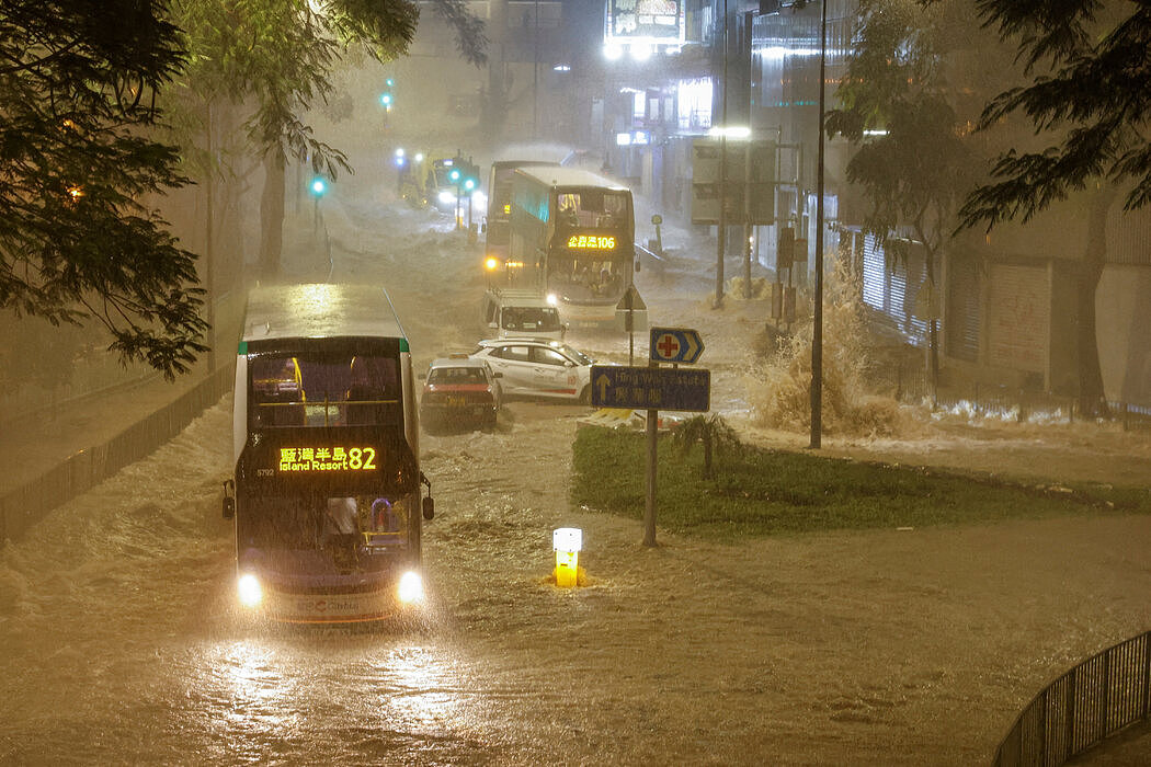 香港深圳遭遇创纪录暴雨，多处房屋和道路被淹（组图） - 2