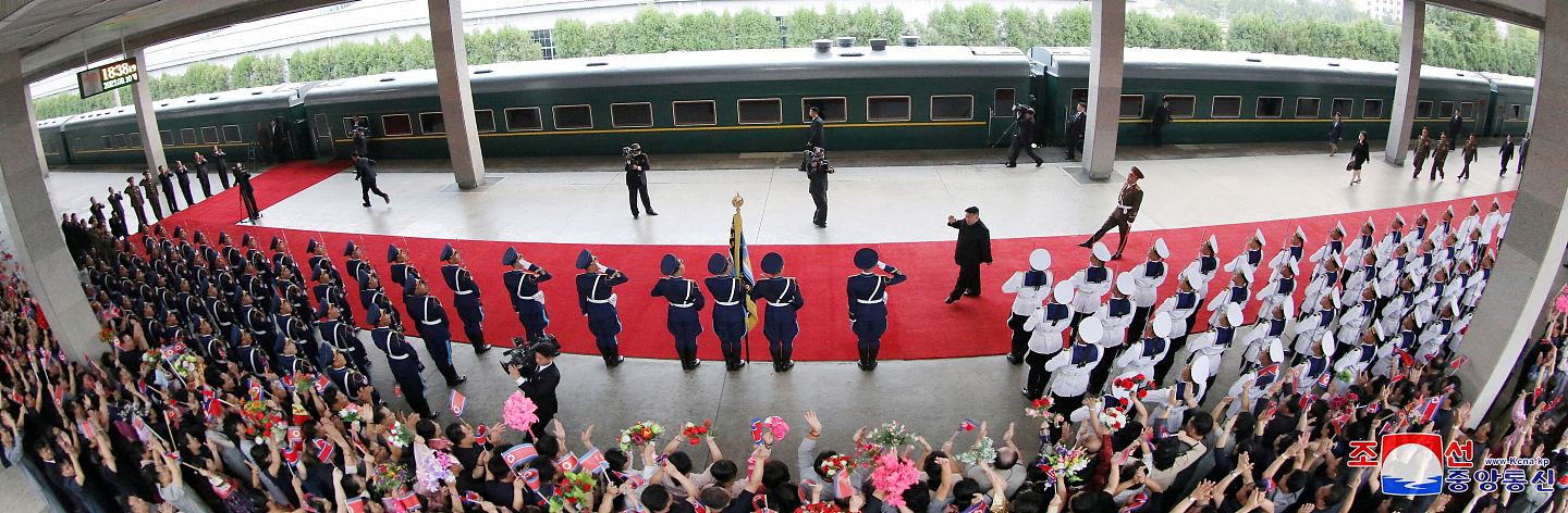 金正恩访俄，神秘绿色火车防弹兼配备红酒龙虾，时速低于60km（组图） - 1