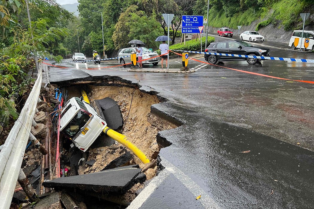 香港深圳遭遇创纪录暴雨，多处房屋和道路被淹（组图） - 8
