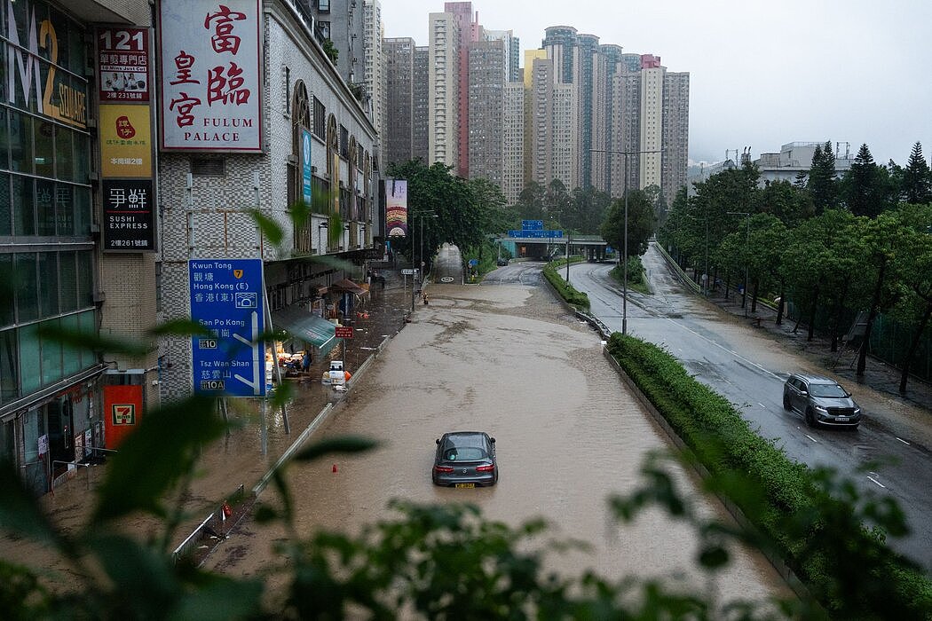 香港深圳遭遇创纪录暴雨，多处房屋和道路被淹（组图） - 10