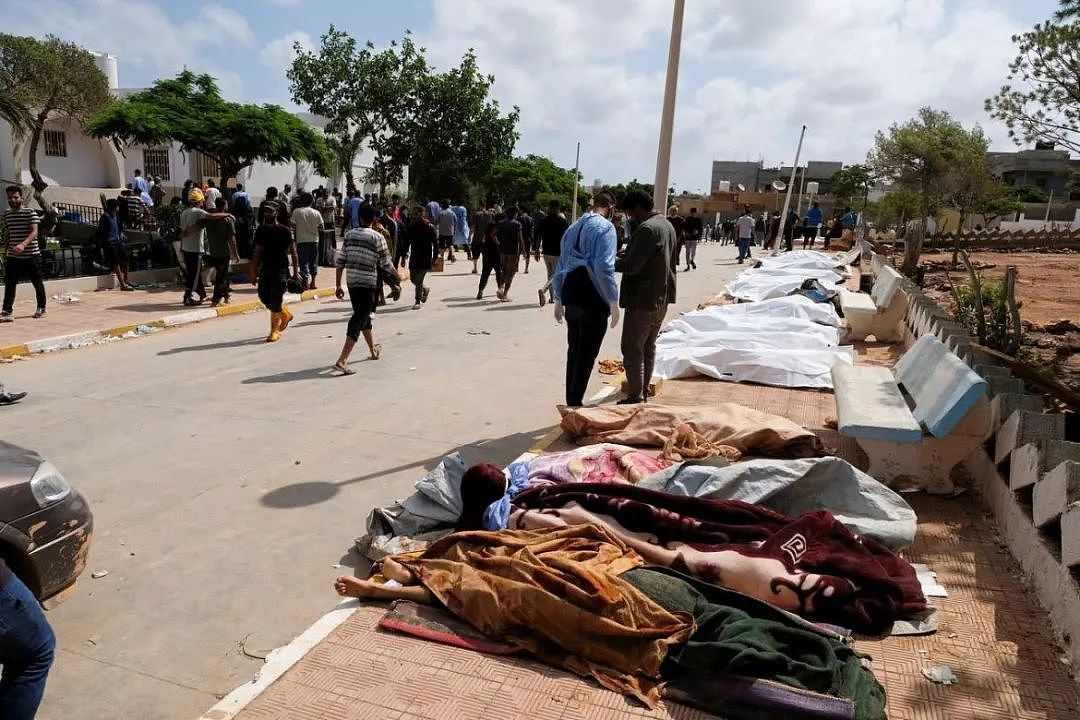 超3000人死亡！飓风袭击利比亚致“城市消失”，“到处都是尸体”（视频/组图） - 13