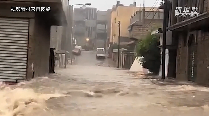 超5300人遇难，上万人失踪！水面上遍布尸体，天地一片“血红”！亲眼目睹一家人在车里被卷走（组图） - 9