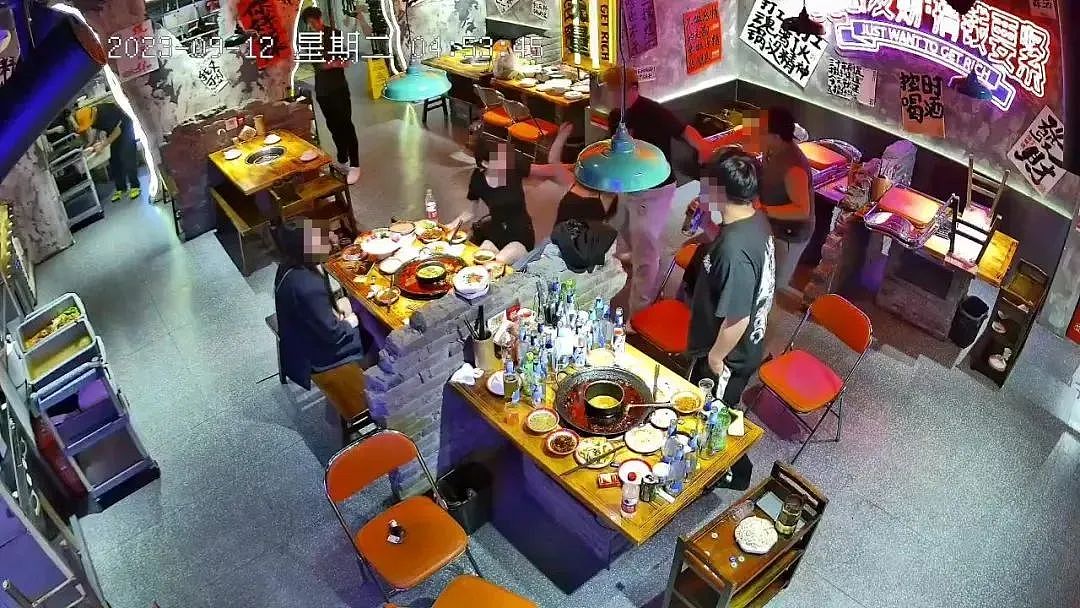 河南男子餐厅强行买单搭讪，失败后殴打女子！警方通报（视频/组图） - 1