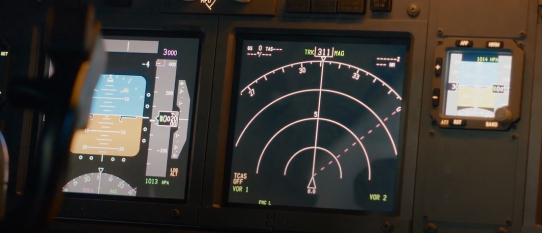 载284人的波音777，猛降28000英尺，在空中盘旋，警报狂响（组图） - 2
