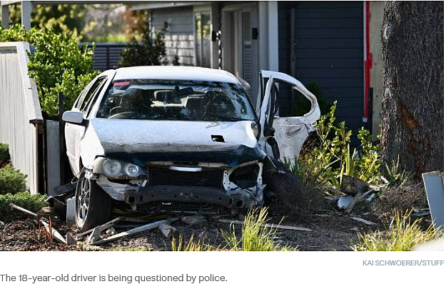 悲剧！今晨新西兰18岁女孩当场死亡，街头飙车逃逸并冲进居民家（组图） - 6