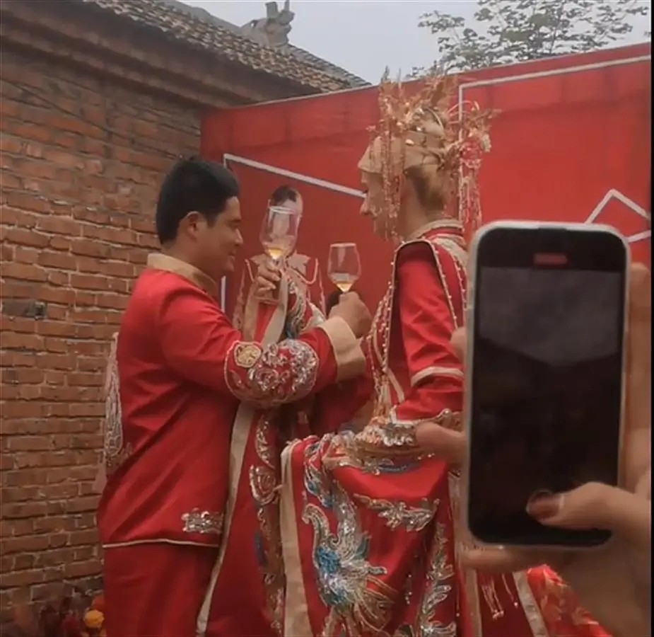 安徽农民迎娶1.8米高白俄美女！“她的姓我记不住，我们还需要用手机翻译交流”（组图） - 2
